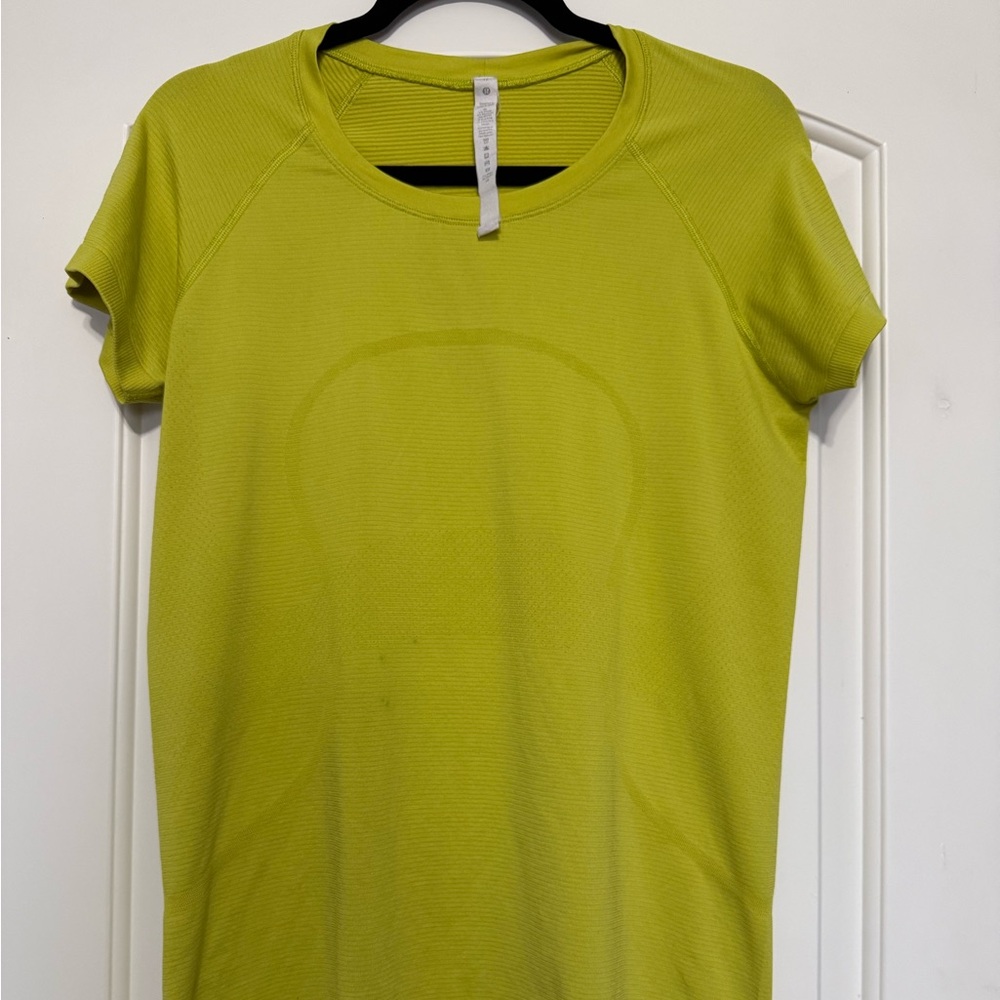 lululemon athletica Short Sleeve Athletic Tee in Lime